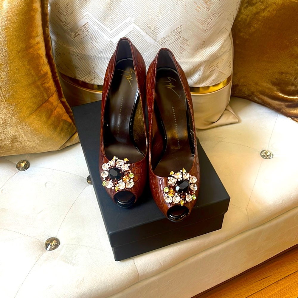 Brown Giuseppe high heeled peep toe shoes size 40